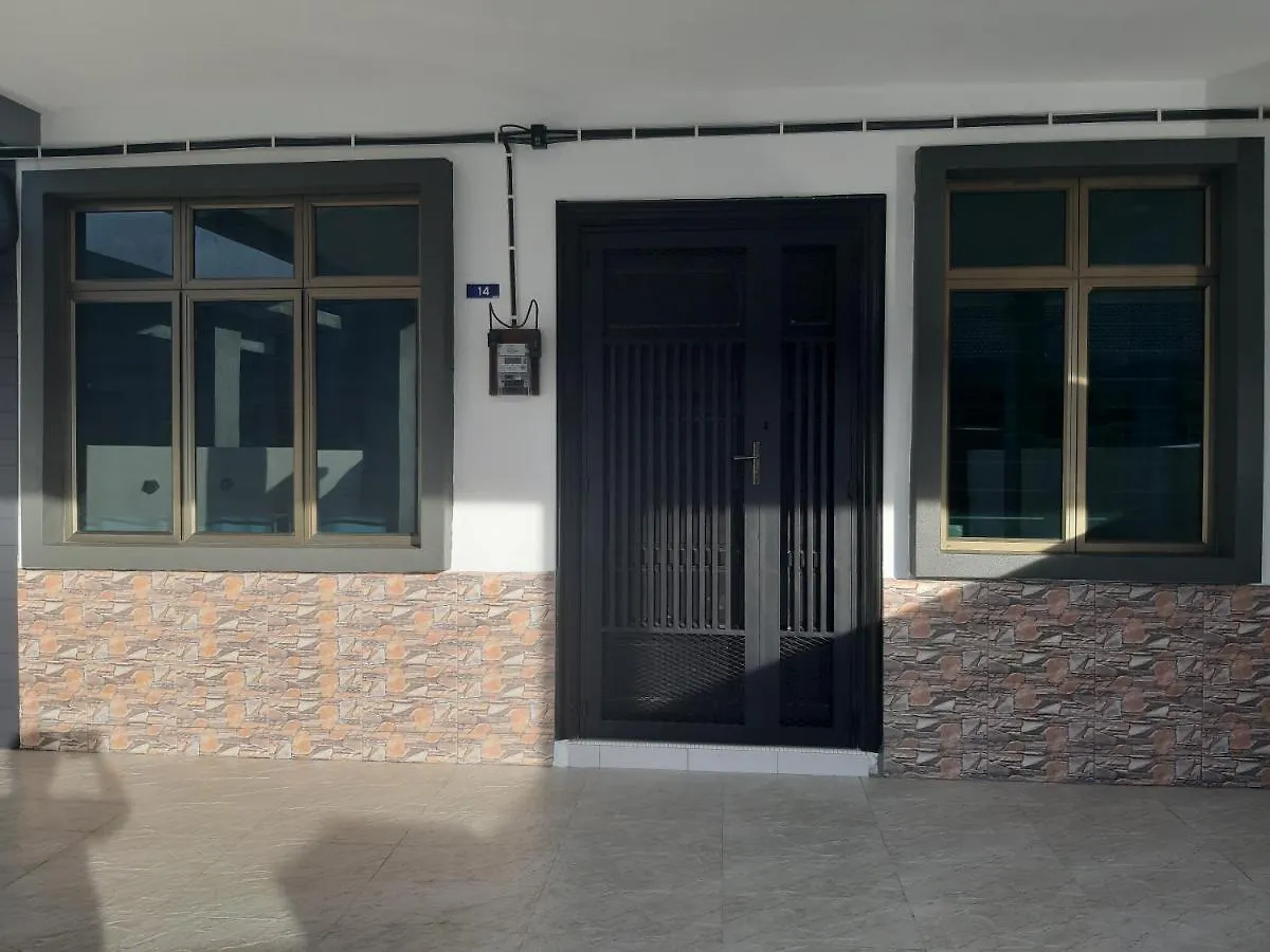 Rumah Armand Melaka 4Br Fully Aircond 0*, Malacca Malaysia