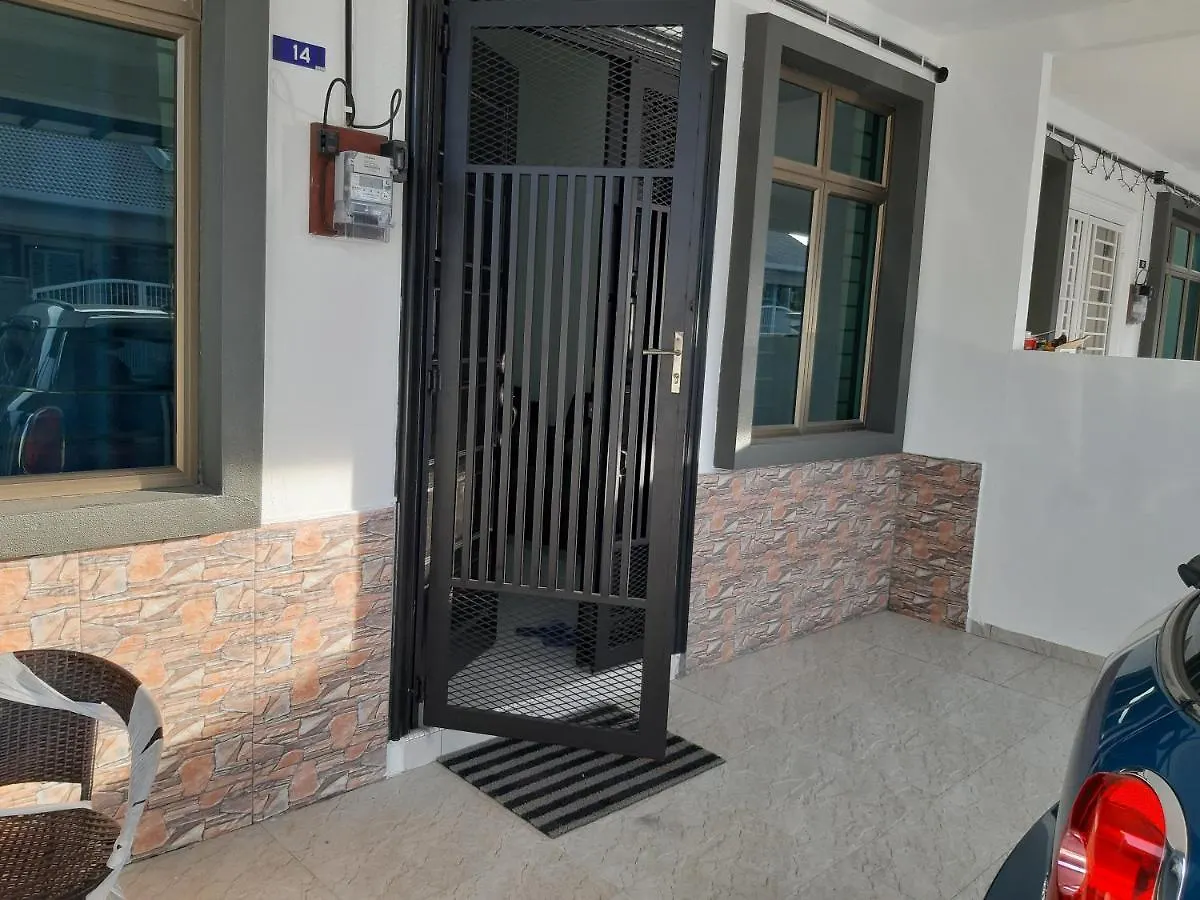 Holiday home Rumah Armand Melaka 4Br Fully Aircond Malaysia